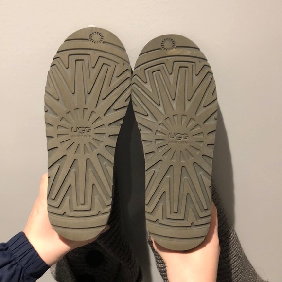 Women’s grey knit Ugg boots - Picture 4 of 4